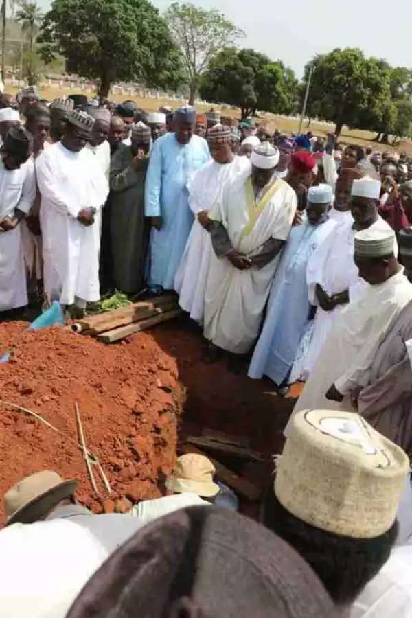 Saraki At The Burial Of Late Senator Ali Wakili (Photos)